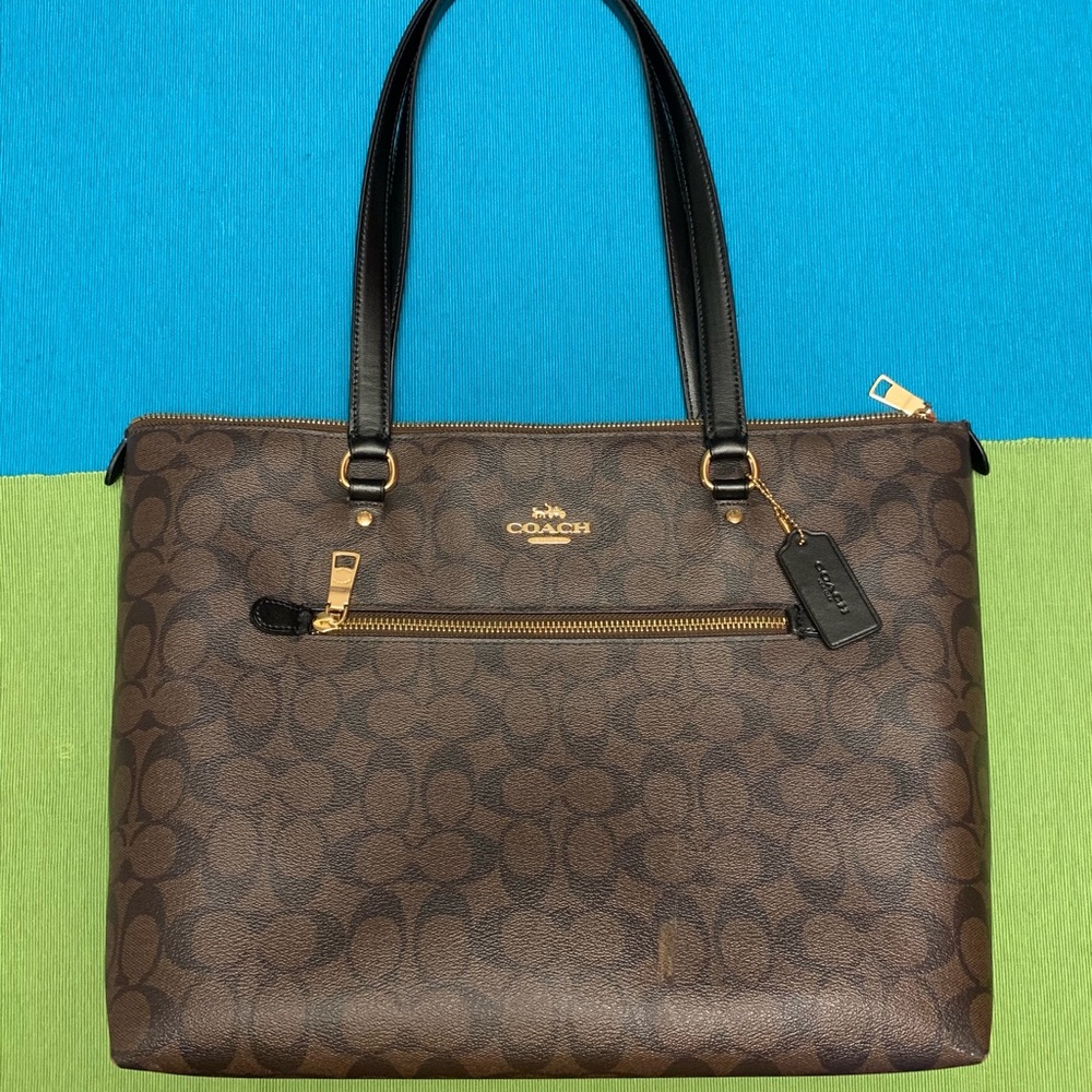 Coach Signature Gallery Tote